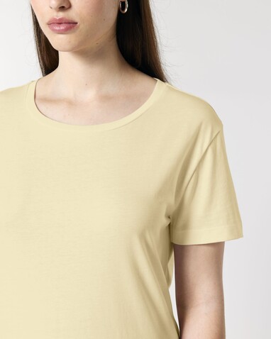 Stella Serena - Das Damen-T-Shirt mit weitem Rundhalsausschnitt - Butter - S bedrucken, Art.-Nr. STTW173C0781S Stella Serena - Das Damen-T-Shirt mit weitem Rundhalsausschnitt - Butter - S bedrucken, Art.-Nr. STTW173C0781S