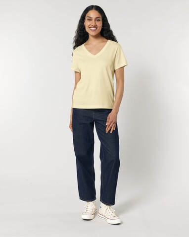 Stella Isla - Das Damen-T-Shirt mit V-Ausschnitt - Butter - S bedrucken, Art.-Nr. STTW176C0781S