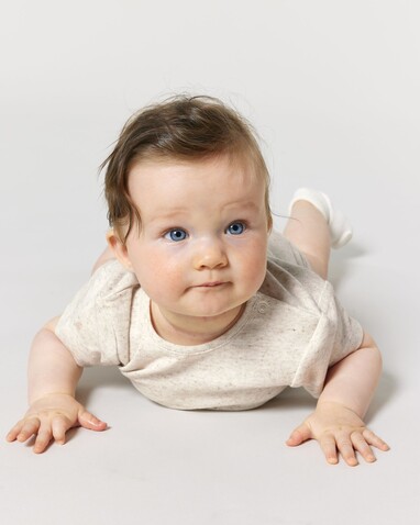 Baby Body - Der kurzärmelige Baby-Body - Eco Heather - 0-3 m/56-62cm bedrucken, Art.-Nr. STUB103C147B6 Baby Body - Der kurzärmelige Baby-Body - Eco Heather - 0-3 m/56-62cm bedrucken, Art.-Nr. STUB103C147B6