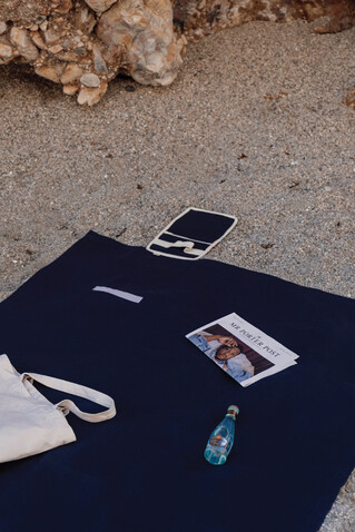 VINGA Volonne AWARE™ Picknickdecke aus recyceltem Canvas blau, off white bedrucken, Art.-Nr. V459115