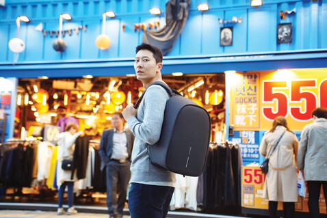 Bobby Hero Regular Anti-Diebstahl-Rucksack anthrazit, grau bedrucken, Art.-Nr. P705.291