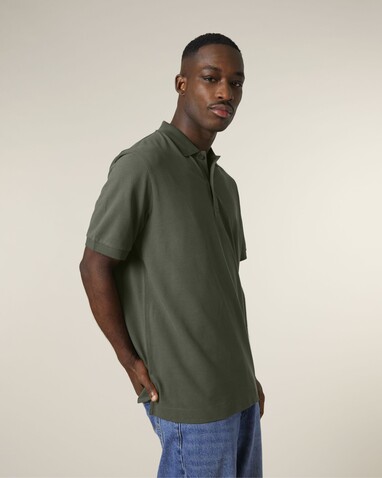 Prepster 2.0 - Das Unisex-Polo - Khaki - 3XL bedrucken, Art.-Nr. STPU222C2233X Prepster 2.0 - Das Unisex-Polo - Khaki - 3XL bedrucken, Art.-Nr. STPU222C2233X