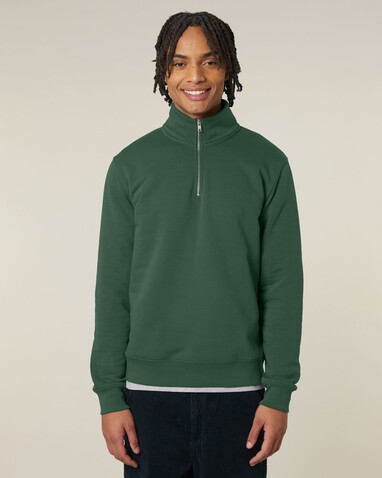 Trucker 2.0 - Das Unisex-Sweatshirt mit kurzem Reißverschluss - Bottle Green - 5XL bedrucken, Art.-Nr. STSU204C2245X Trucker 2.0 - Das Unisex-Sweatshirt mit kurzem Reißverschluss - Bottle Green - 5XL bedrucken, Art.-Nr. STSU204C2245X