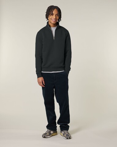 Trucker 2.0 - Das Unisex-Sweatshirt mit kurzem Reißverschluss - Black - XXS bedrucken, Art.-Nr. STSU204C0022S