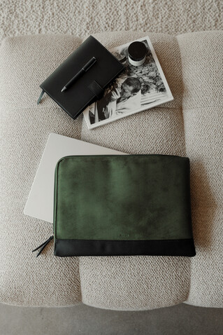 VINGA Marlow 16&quot; Laptop Sleeve aus RCS recyceltem Polyester grün, schwarz bedrucken, Art.-Nr. V7880709