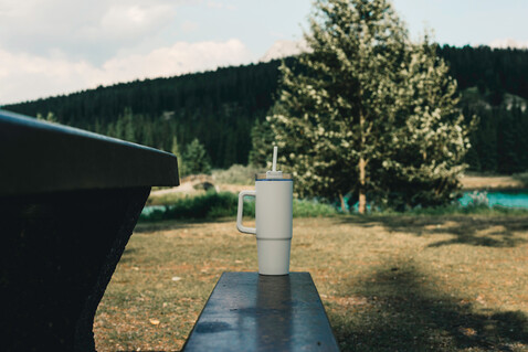 Tana Becher aus RCS recyceltem Kunststoff mit Griff 750ml weiß bedrucken, Art.-Nr. P437.103