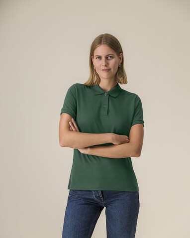 Stella Coaster - Das Damen-Polo - Bottle Green - S bedrucken, Art.-Nr. STPW977C2241S Stella Coaster - Das Damen-Polo - Bottle Green - S bedrucken, Art.-Nr. STPW977C2241S