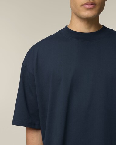 Blaster 2.0 - Das Oversized Unisex-T-Shirt mit Stehkragen - French Navy - XS bedrucken, Art.-Nr. STTU959C727XS