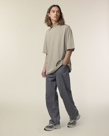 Blaster 2.0 - Das Oversized Unisex-T-Shirt mit Stehkragen - Stone - XS bedrucken, Art.-Nr. STTU959C358XS