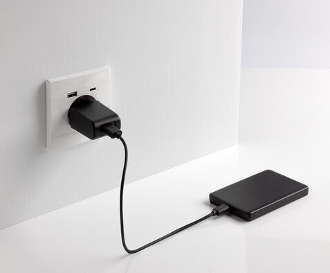 Orion 5.000mAh 5W magnetische Powerbank aus RCS rec. Alu schwarz bedrucken, Art.-Nr. P322.6001