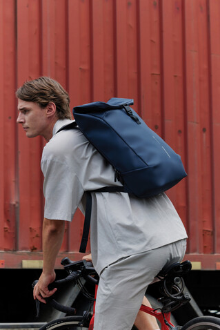 Urban wasserabweisender Flap-Top Rucksack navy blau, schwarz bedrucken, Art.-Nr. P706.2625