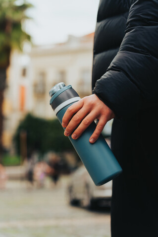 Omni Sip verschließbare Flasche aus RCS-reSteel, 720ml blau bedrucken, Art.-Nr. P437.0805