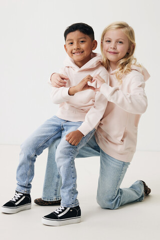 IQONIQ Yengo KidsHoodie mit Seitentaschen aus rec. Baumwolle cloud pink bedrucken, Art.-Nr. T6404.039.56 IQONIQ Yengo KidsHoodie mit Seitentaschen aus rec. Baumwolle cloud pink bedrucken, Art.-Nr. T6404.039.56