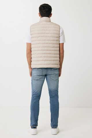 IQONIQ Meru Herren Bodywarmer aus recyceltem Polyester beige bedrucken, Art.-Nr. T1702.030.S IQONIQ Meru Herren Bodywarmer aus recyceltem Polyester beige bedrucken, Art.-Nr. T1702.030.S