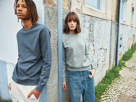 IQONIQ Denali ungefärbt. Rundhals-Sweater aus recycelter BW heather anthracite bedrucken, Art.-Nr. T9301.014.S
