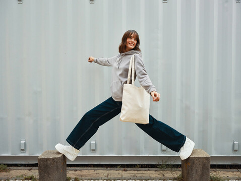 IQONIQ Trivor Mikrofleece-Kapuzen-Pulli aus recyc. Polyester storm grey bedrucken, Art.-Nr. T9403.027.L