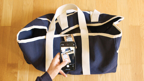 VINGA Volonne AWARE™ Strandtasche aus recyceltem Canvas blau, off white bedrucken, Art.-Nr. V762035