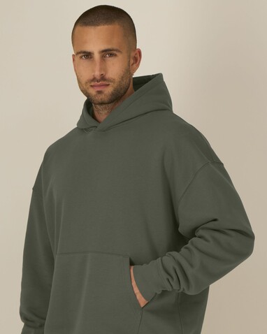 Chaser - Der Relaxed Unisex-Hoodie - Khaki - XL bedrucken, Art.-Nr. STSU077C2231X Chaser - Der Relaxed Unisex-Hoodie - Khaki - XL bedrucken, Art.-Nr. STSU077C2231X
