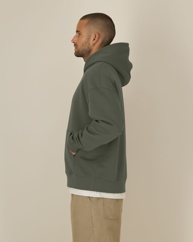 Chaser - Der Relaxed Unisex-Hoodie - Khaki - S bedrucken, Art.-Nr. STSU077C2231S Chaser - Der Relaxed Unisex-Hoodie - Khaki - S bedrucken, Art.-Nr. STSU077C2231S