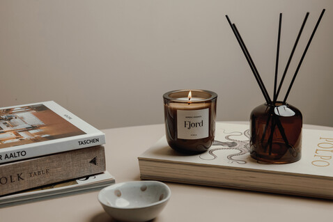 VINGA Nordic Essence Ambiente-Set blau, dunkelbraun bedrucken, Art.-Nr. V2620605 VINGA Nordic Essence Ambiente-Set blau, dunkelbraun bedrucken, Art.-Nr. V2620605