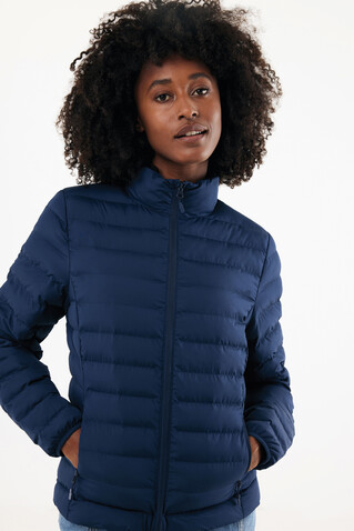 IQONIQ Maiko Damen Steppjacke aus recyceltem Polyester navy blau bedrucken, Art.-Nr. T4703.002.S IQONIQ Maiko Damen Steppjacke aus recyceltem Polyester navy blau bedrucken, Art.-Nr. T4703.002.S