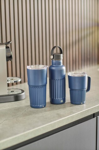 Reisebecher Kael | Recycelt | 500 ml – Blau bedrucken, Art.-Nr. 005999999_1267378 Reisebecher Kael | Recycelt | 500 ml – Blau bedrucken, Art.-Nr. 005999999_1267378