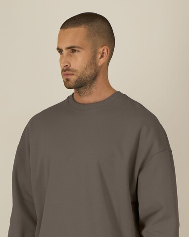 Radder 2.0 - Das Oversized Rundhals-Unisex-Sweatshirt - Mocha - M bedrucken, Art.-Nr. STSU208C1351M