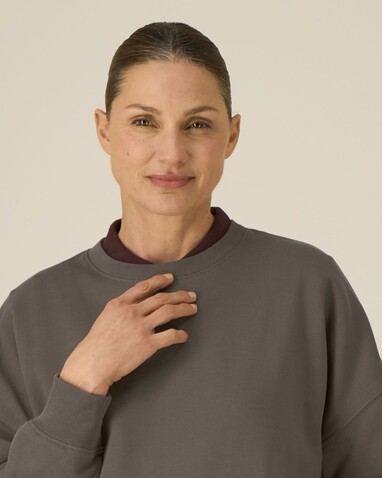 Stella Alma - Das Iconic Damen-Rundhals-Sweatshirt - Mocha - M bedrucken, Art.-Nr. STSW212C1351M