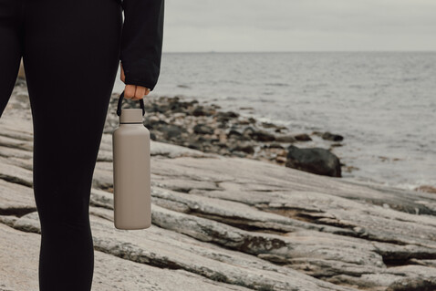 VINGA Baltimore RCS recyc. Edelstahlflasche 600ml greige bedrucken, Art.-Nr. V4300509 VINGA Baltimore RCS recyc. Edelstahlflasche 600ml greige bedrucken, Art.-Nr. V4300509