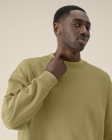 Ryler - Das Boxy Rundhals-Unisex-Sweatshirt aus recycelter Baumwolle - Faded Olive - L bedrucken, Art.-Nr. STSU255C1531L