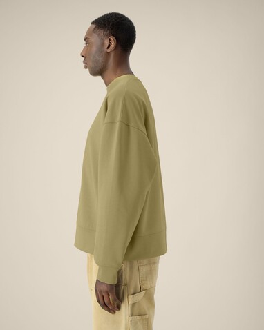 Ryler - Das Boxy Rundhals-Unisex-Sweatshirt aus recycelter Baumwolle - Faded Olive - XXS bedrucken, Art.-Nr. STSU255C1532S Ryler - Das Boxy Rundhals-Unisex-Sweatshirt aus recycelter Baumwolle - Faded Olive - XXS bedrucken, Art.-Nr. STSU255C1532S