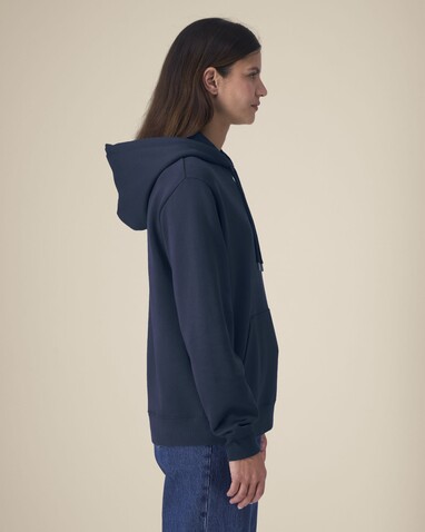 Stella Gamechanger - Der Damen-Hoodie aus recycelter Baumwolle - French Navy - M bedrucken, Art.-Nr. STSW268C7271M Stella Gamechanger - Der Damen-Hoodie aus recycelter Baumwolle - French Navy - M bedrucken, Art.-Nr. STSW268C7271M