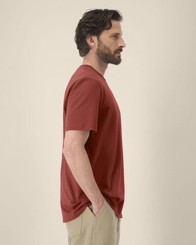 Creator 2.0 - Das Iconic Unisex-T-Shirt - Earthy Red - L bedrucken, Art.-Nr. STTU169C1501L