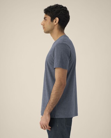 RE-Creator - Das Unisex-T-Shirt aus recycelter Baumwolle - RE-Navy - XS bedrucken, Art.-Nr. STTU787C601XS