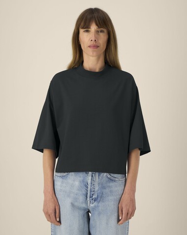 Stella Raya - Das kurze Damen-T-Shirt aus recycelter Baumwolle - Black - M bedrucken, Art.-Nr. STTW259C0021M Stella Raya - Das kurze Damen-T-Shirt aus recycelter Baumwolle - Black - M bedrucken, Art.-Nr. STTW259C0021M