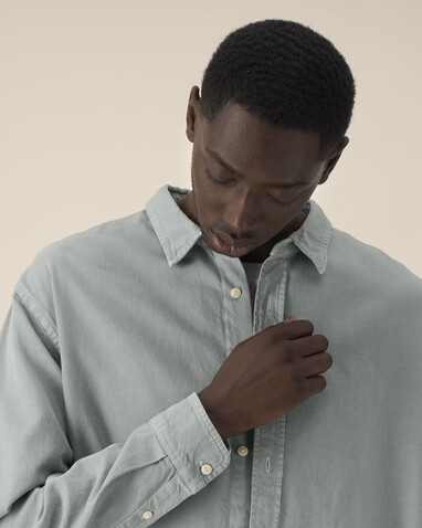Worker Shirt - Das Relaxed Unisex-Hemd - G. Dyed Misty Grey - XS bedrucken, Art.-Nr. STWU975C157XS