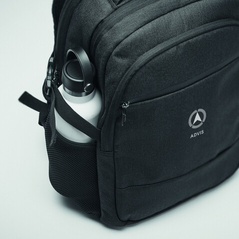 Laptop-Rucksack 600D RPET - Schwarz bedrucken, Art.-Nr. MO2047-03 Laptop-Rucksack 600D RPET - Schwarz bedrucken, Art.-Nr. MO2047-03