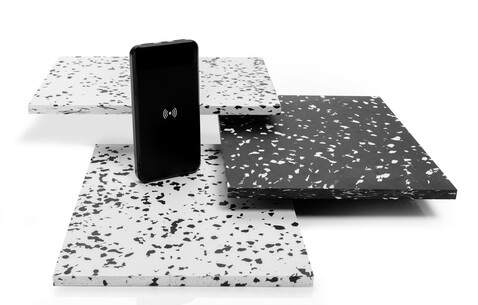 Wireless Powerbank aus RCS Standard recyceltem Kunststoff schwarz bedrucken, Art.-Nr. P322.671