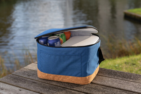 Impact AWARE™ XL RPET Two-Tone Kühltasche mit Korkdetail blau bedrucken, Art.-Nr. P422.355