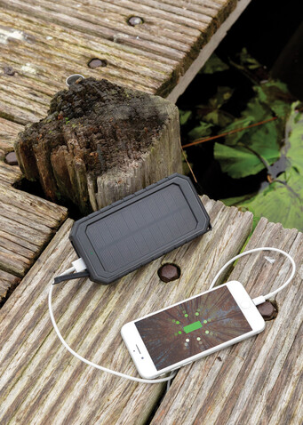 10.000 mAh Solar-Powerbank mit 10W Wireless aus RCS Plastik schwarz bedrucken, Art.-Nr. P322.451