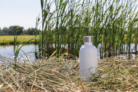 Soda Trinkflasche aus RCS-zertifiziertem Stainless-Steel weiß bedrucken, Art.-Nr. P435.803