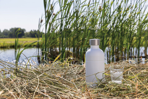 Soda Trinkflasche aus RCS-zertifiziertem Stainless-Steel weiß bedrucken, Art.-Nr. P435.803