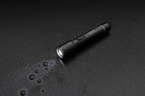 Gear X Taschenlampe aus RCS recycelt. Aluminium mit USB-Akku schwarz bedrucken, Art.-Nr. P513.901